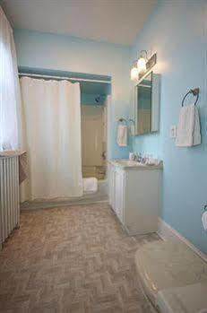 Waypoint House Bed And Breakfast Boyce Екстериор снимка