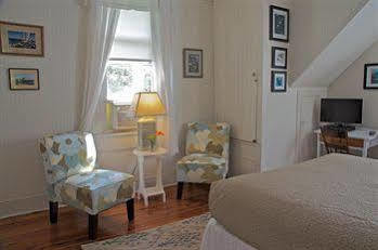 Waypoint House Bed And Breakfast Boyce Екстериор снимка